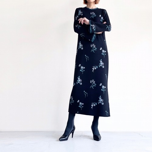 マメクロゴウチ/Floral Jacquard Knitted Dress